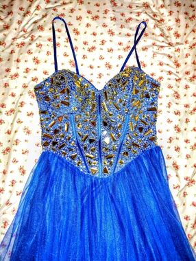 💙 Beautiful blue Dave & Johnny formal gown with Sweetheart neckline